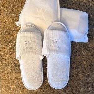 Large White Unisex Comfy Slides Slippers